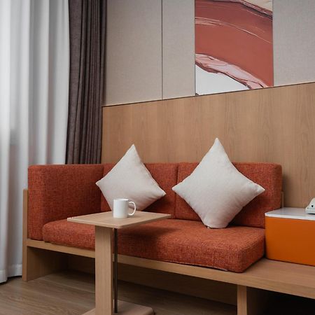 Holiday Inn Express Shangdi Beijing By Ihg L Next To Yuanmingyuan Park & Subway & Qinghe Railway Station & Beijing Sport University L Taxi 15 Minutes To Summer Palace & Peking University & Tsinghua University L 20 Minutes To Badaling Great Wall By Ra Buitenkant foto