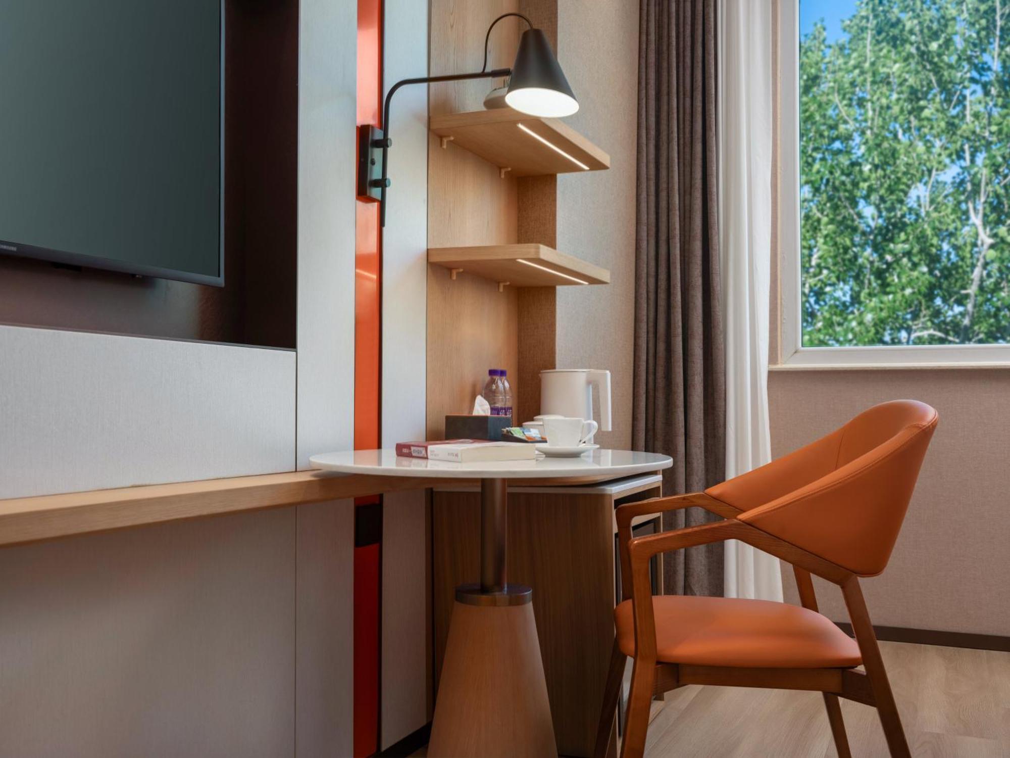 Holiday Inn Express Shangdi Beijing By Ihg L Next To Yuanmingyuan Park & Subway & Qinghe Railway Station & Beijing Sport University L Taxi 15 Minutes To Summer Palace & Peking University & Tsinghua University L 20 Minutes To Badaling Great Wall By Ra Buitenkant foto
